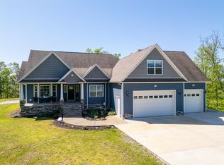 45 Quiet Oak Ln, Huntington, WV 25702