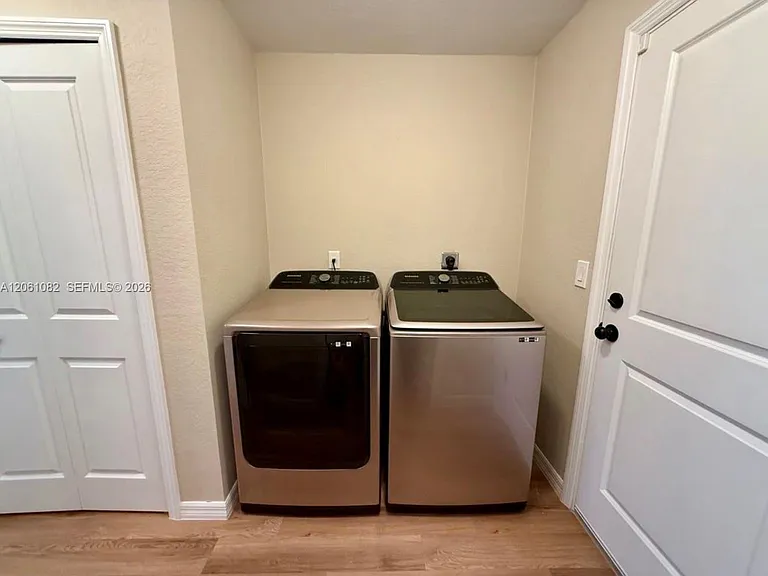 7033 Waldo Cir — Photo 17