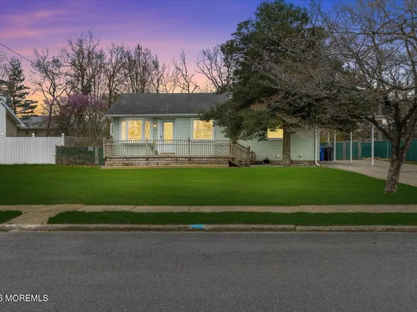 17 Chestnut Hill Drive, Toms River, NJ 08755