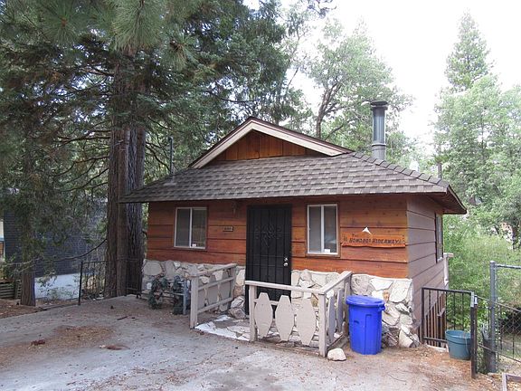 2nd image of 2384 Spruce Dr