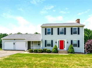 4 Meadow Rd, Cromwell, CT 06416