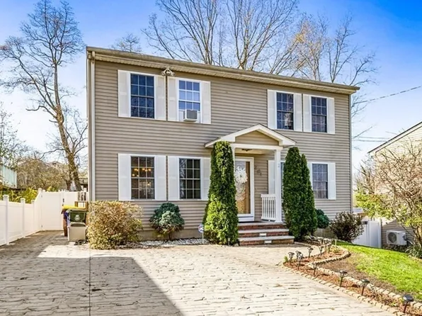 201 Canedy St, Fall River, MA 02720