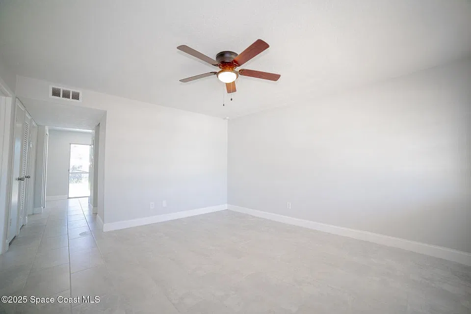 230 West Towne Place, E - 1 — Photo 3