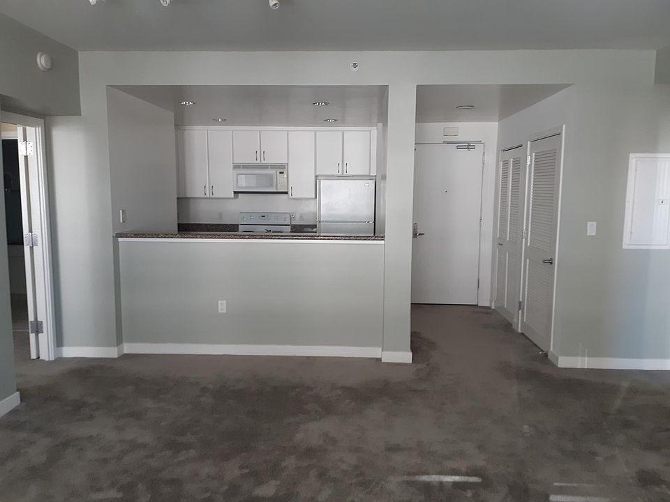 1st image of 250 King St Unit 680
