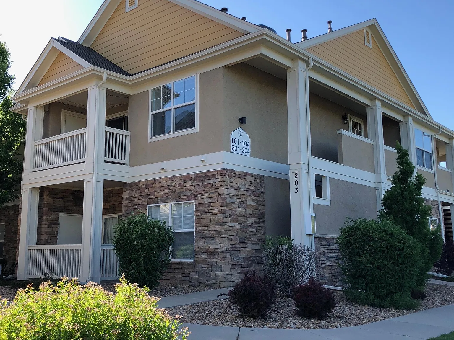 2 bed, 1100 sqft, $2,450 — Photo 1