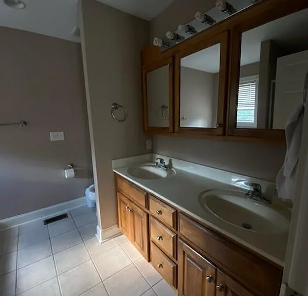 577 Hampton Way — Photo 5