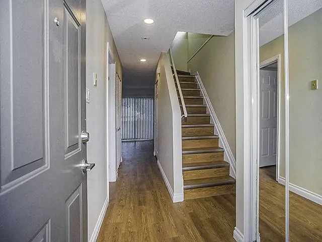 204 Cassils Rd E
