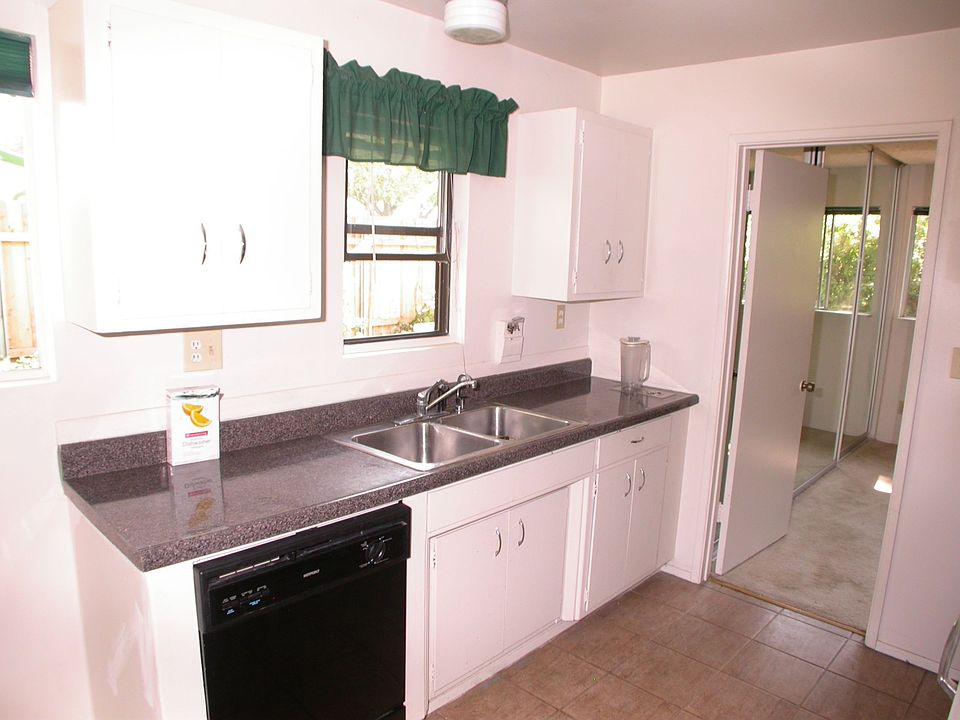2nd image of 6195 Sylvan Dr