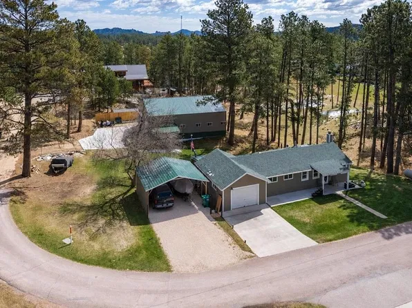 606 Victory Ln, Custer, SD 57730