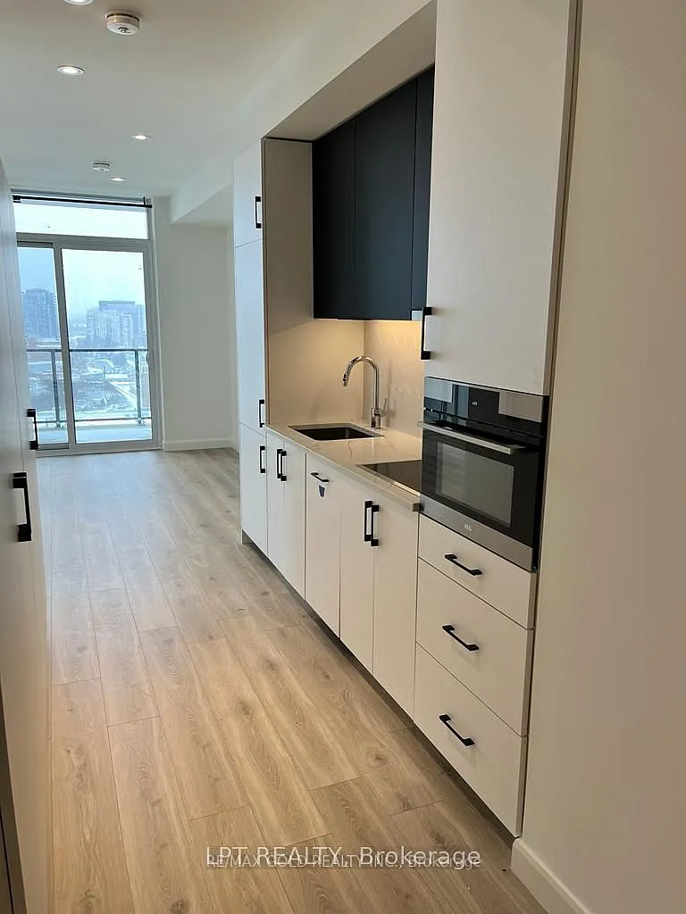 1 bed, $1,649 — Photo 3