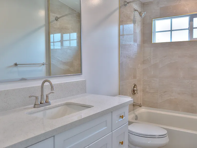 67 N Sierra Bonita Ave #1 — Photo 14