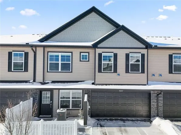 5307 Long Pointe Pass, Woodbury, MN 55129