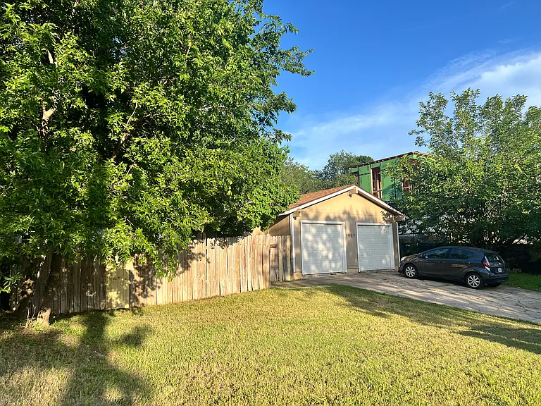 1907 Westridge Dr #A — Photo 1