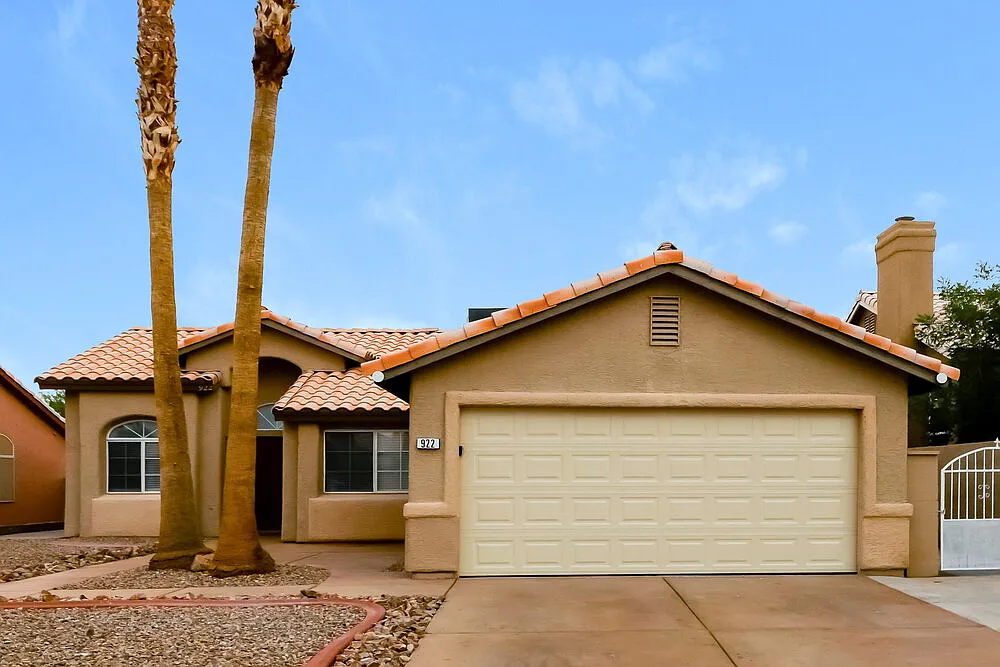 3 bed, 2.0 bath, 1416 sqft, $2,115 — Photo 1