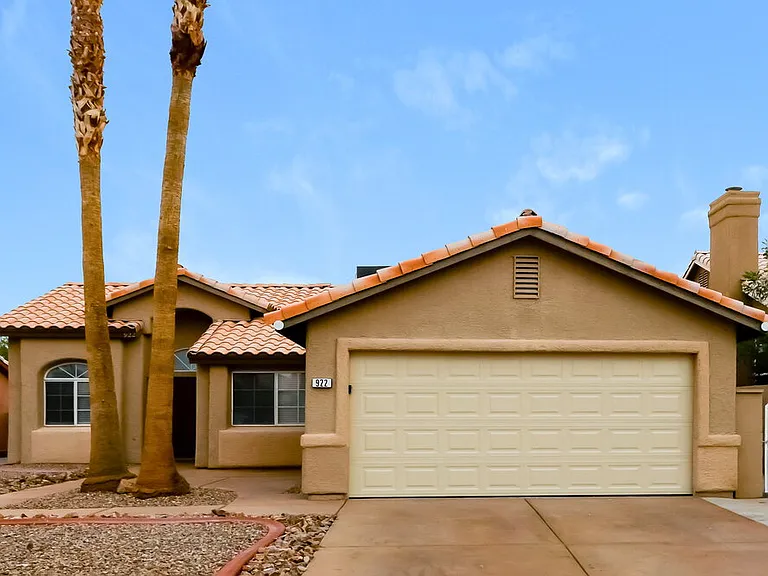 922 Strider Dr — Photo 1