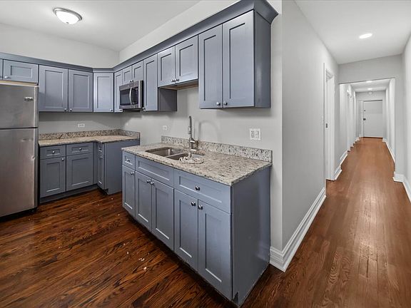 3rd image of 6635 S Ellis Ave #2S