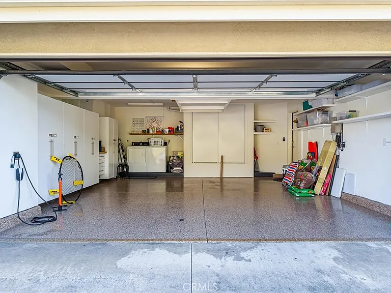 85 Palm Beach Ct — Photo 32