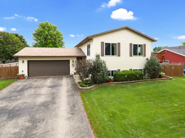 415 N Amparo St, Elkhorn, WI 53121