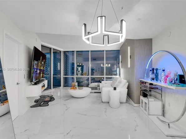 851 NE 1st Ave #4009, Miami, FL 33132