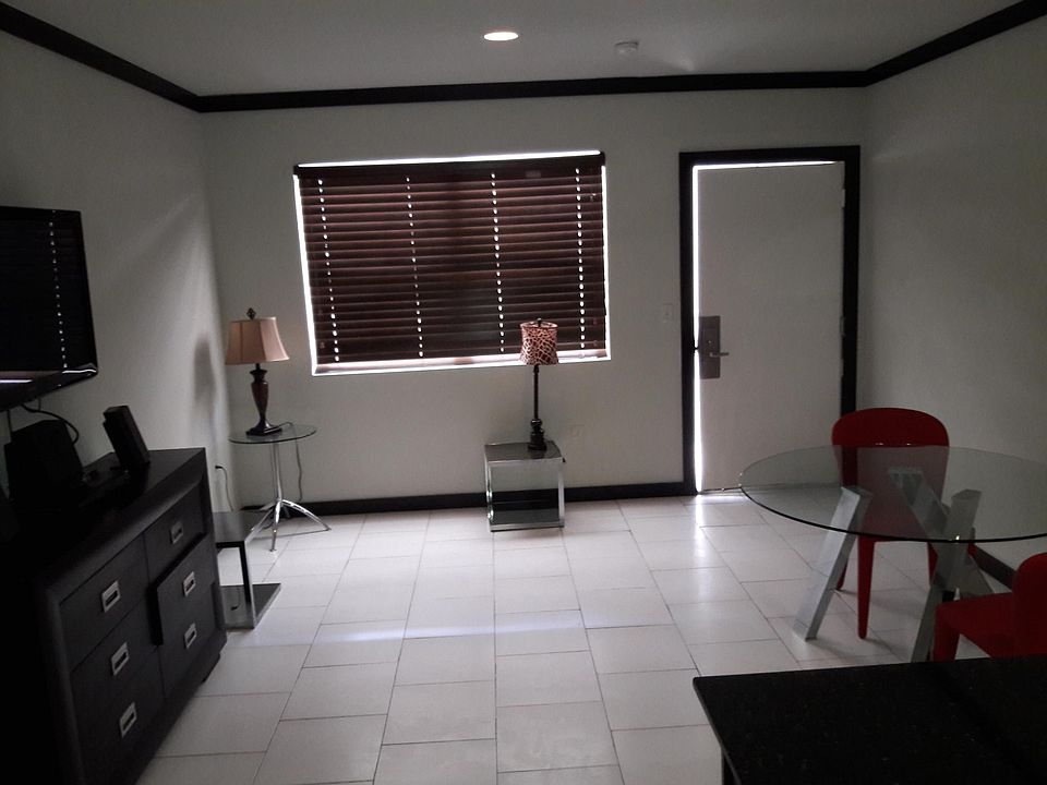 1st image of 1545 Drexel Ave #424