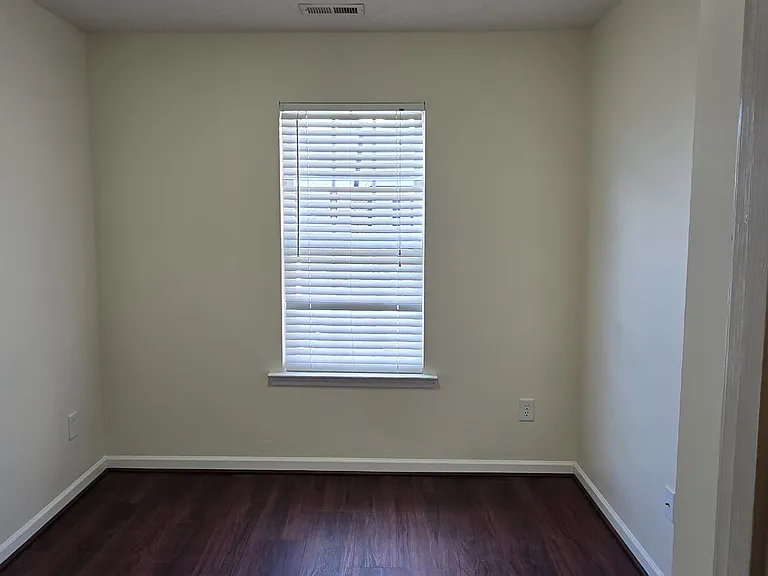 106 Parkerson Ln — Photo 7