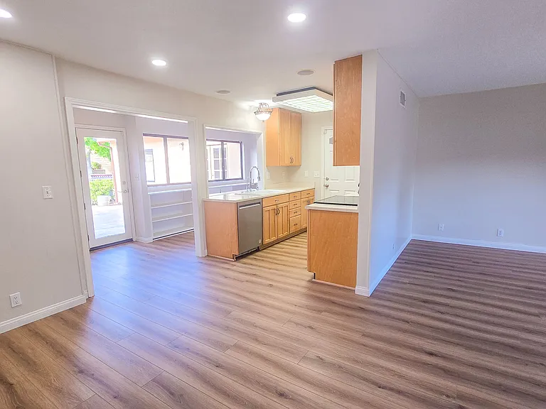 3105 Lodgewood St — Photo 11