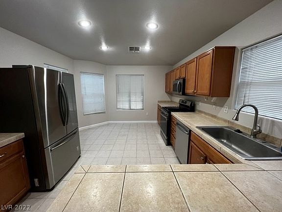 3rd image of 7662 Whispering Marsh Dr