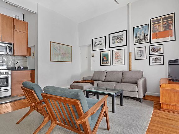 2nd image of 134 W 82nd St APT 3B