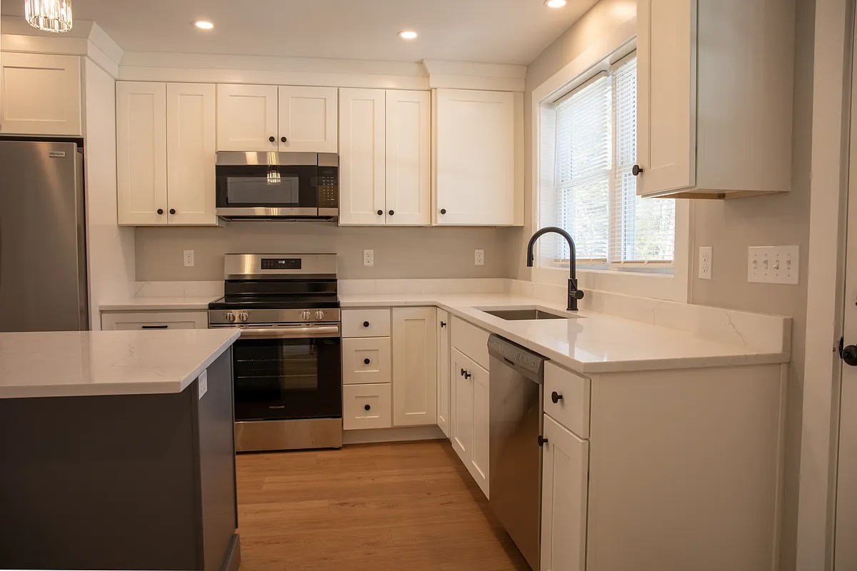 Building Photo - 16 Vernon St #C