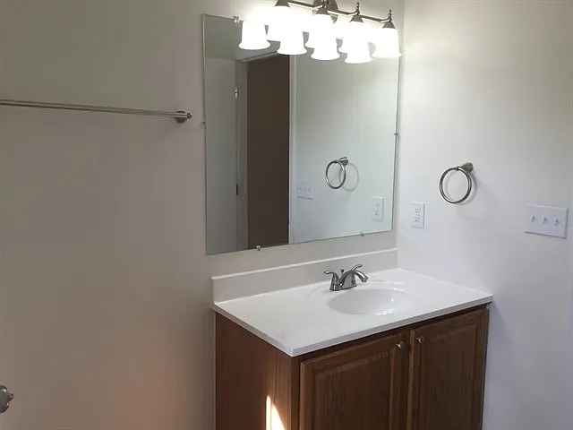 228 Isaac Tharp St — Photo 7