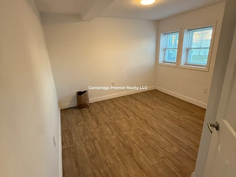 37 Cleveland St #A — Photo 11