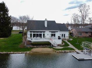 762 Golden Shrs, White Lake, MI 48386