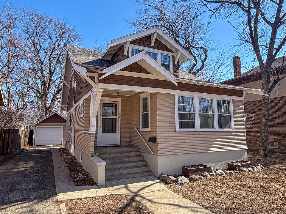 1st image of 854 Kansas Ave SE