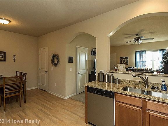 3rd image of 1011 NE Patchin Ln