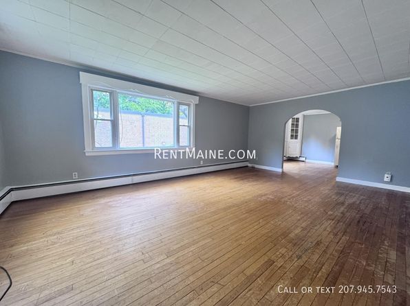 28 Lawrence Ave APT 1