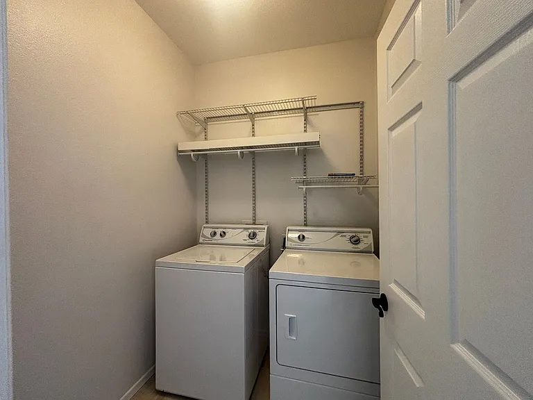 634 Compass Ct — Photo 23