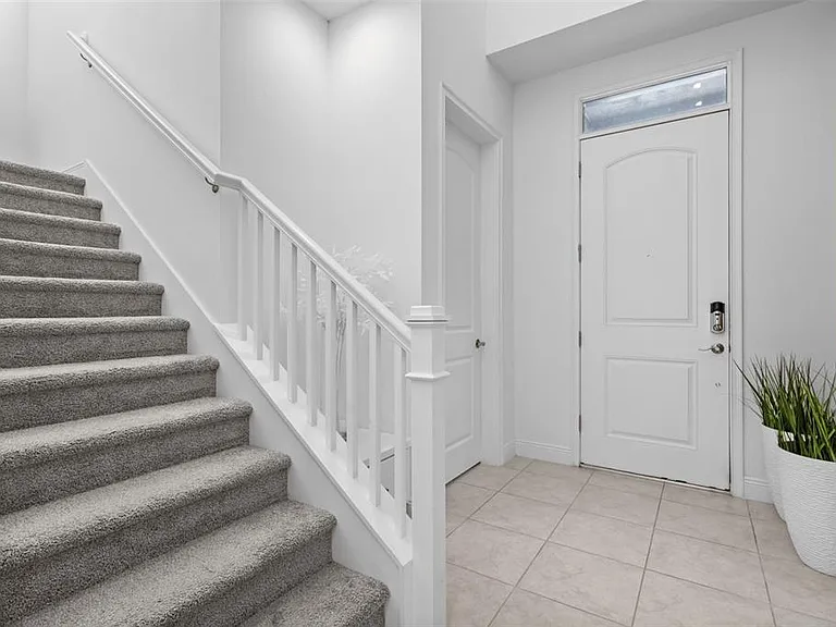 13736 Larkton Ln — Photo 6