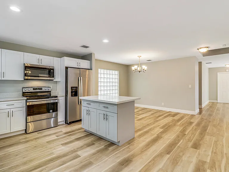 4881 McGill St — Photo 18