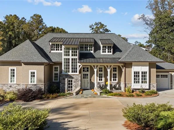 2649 Club Park Rd, Winston Salem, NC 27104