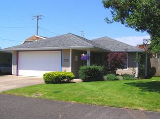 1506 4th St, Tillamook, OR 97141