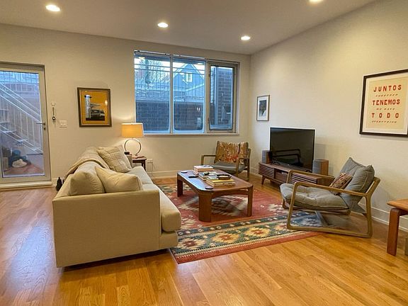 4th image of 1812 N California Ave APT 1S