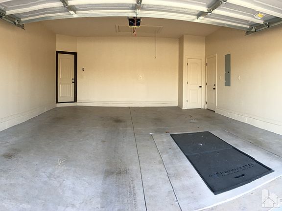 3rd image of 400 SW 145th St