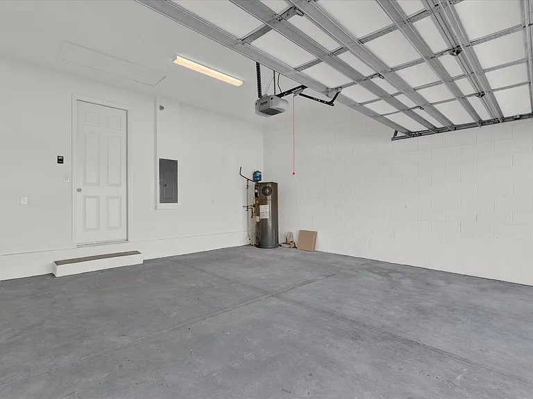 7819 Syracuse Dr — Photo 30