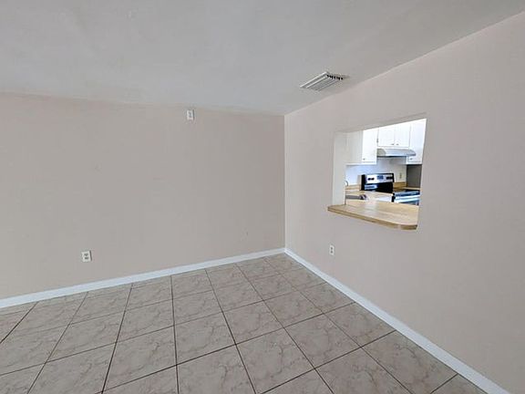 2nd image of 5112 Society Pl W APT D