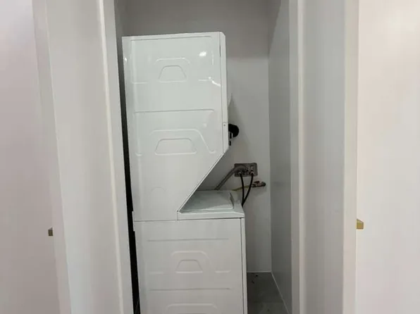 362 Rochester Avenue image 9 of 11