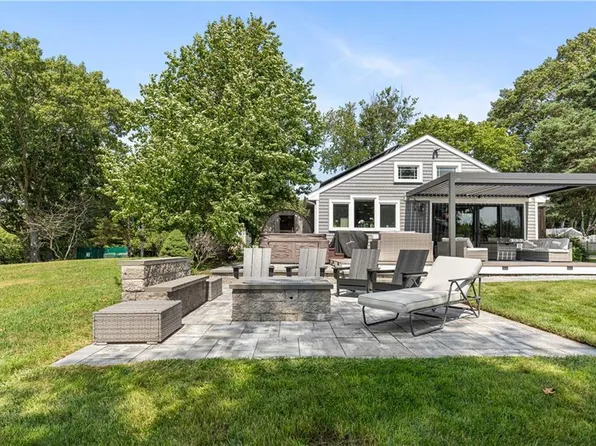 35 Sylvia Dr, Warwick, RI 02886
