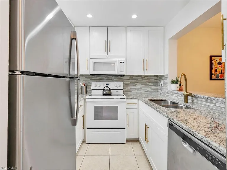 801 River Point Dr #203A — Photo 5