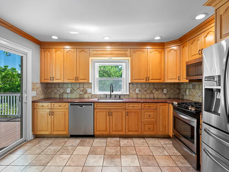 49 N Chatsworth Ave — Photo 5
