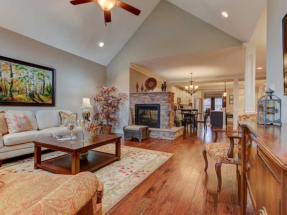 4th image of 8101 Villa Grande Ln