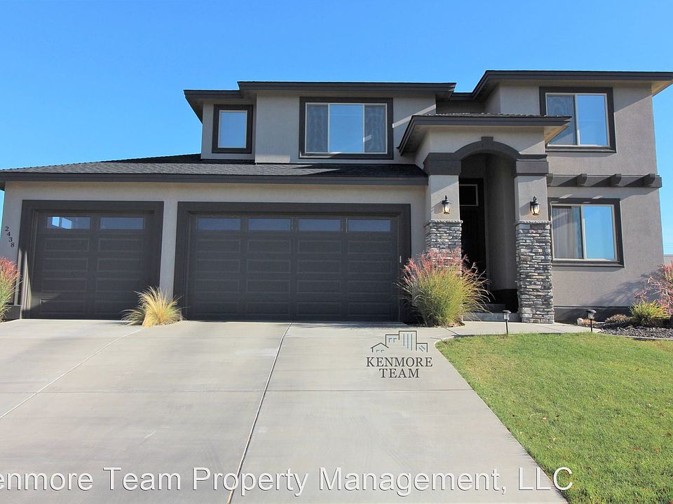 1st image of 2438 Woods Dr